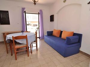 23775888-Ferienwohnung-4-Zadar-300x225-5