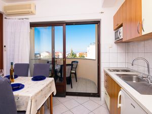 18323674-Ferienwohnung-4-Zadar-300x225-3