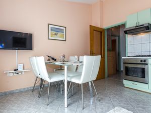 18323409-Ferienwohnung-6-Zadar-300x225-2