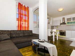 19126654-Ferienwohnung-7-Zadar-300x225-2