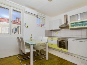 19126654-Ferienwohnung-7-Zadar-300x225-4