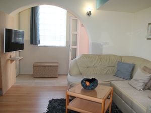 19184440-Ferienwohnung-4-Zadar-300x225-2