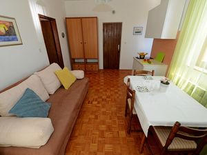 19690791-Ferienwohnung-4-Zadar-300x225-1