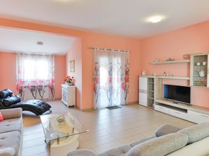 21720361-Ferienwohnung-4-Zadar-300x225-2