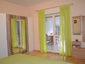 23168367-Ferienwohnung-3-Zadar-300x225-4