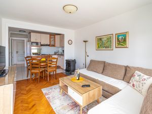 23389148-Ferienwohnung-4-Zadar-300x225-2