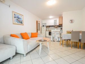 23932345-Ferienwohnung-5-Zadar-300x225-2