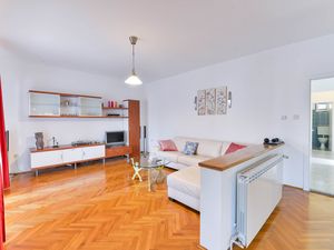 23932463-Ferienwohnung-4-Zadar-300x225-2