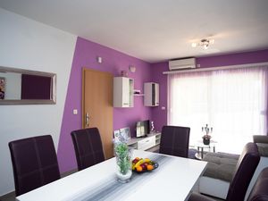 23933699-Ferienwohnung-5-Zadar-300x225-4