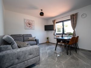 24014718-Ferienwohnung-3-Zadar-300x225-1