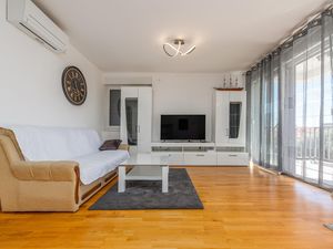 24043846-Ferienwohnung-6-Zadar-300x225-3