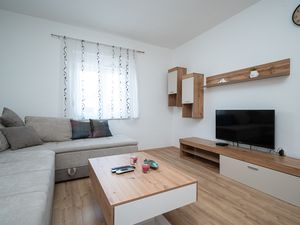 23960045-Ferienwohnung-6-Zadar-300x225-3