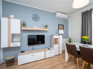 23961573-Ferienwohnung-4-Zadar-300x225-2