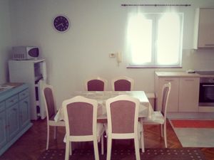 19129770-Ferienwohnung-5-Zadar-300x225-4