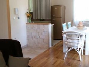 24058369-Ferienwohnung-4-Zadar-300x225-3