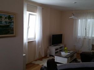 24058371-Ferienwohnung-4-Zadar-300x225-2