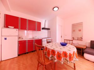 24058689-Ferienwohnung-4-Zadar-300x225-3