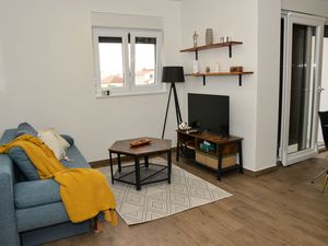 24058713-Ferienwohnung-4-Zadar-300x225-1