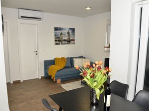 24058713-Ferienwohnung-4-Zadar-300x225-2