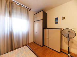 24058782-Ferienwohnung-5-Zadar-300x225-5