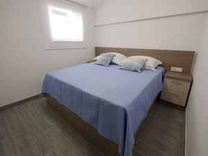 24058826-Ferienwohnung-4-Zadar-300x225-2