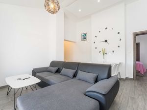 24058841-Ferienwohnung-4-Zadar-300x225-1