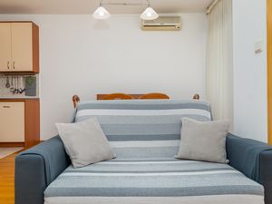 23923730-Ferienwohnung-3-Zagreb-300x225-3