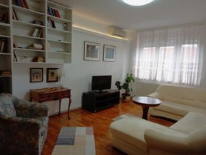 23968306-Ferienwohnung-6-Zagreb-300x225-1