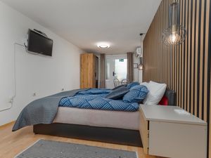 23975962-Ferienwohnung-2-Zagreb-300x225-5