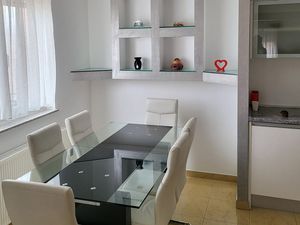 24053385-Ferienwohnung-6-Zagreb-300x225-1