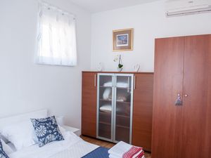 24058378-Ferienwohnung-4-Zagreb-300x225-5