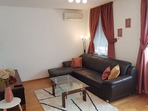 24058980-Ferienwohnung-4-Zagreb-300x225-1