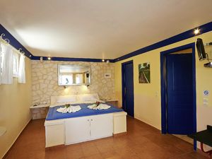 23978675-Ferienwohnung-3-Zakynthos-300x225-2