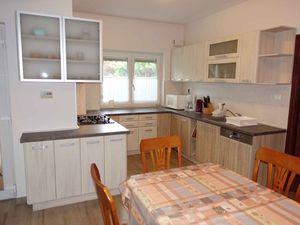 23768412-Ferienwohnung-4-Zamárdi-300x225-0