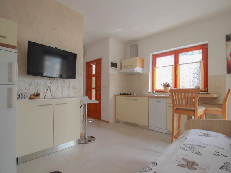 23297800-Ferienwohnung-2-Zambratija-800x600-2