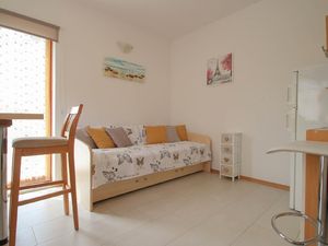 23297800-Ferienwohnung-2-Zambratija-300x225-4