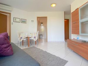 23297397-Ferienwohnung-4-Zambratija-300x225-3