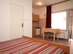 19128087-Ferienwohnung-2-Zambratija-300x225-4