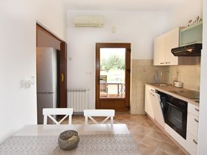 23549849-Ferienwohnung-4-Zambratija-300x225-4