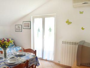 23955004-Ferienwohnung-4-Zambratija-300x225-2