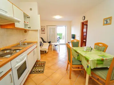 Ferienwohnung für 5 Personen (65 m²) in Zambratija 9/10
