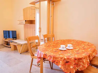 Ferienwohnung für 4 Personen (45 m²) in Zambratija 9/10