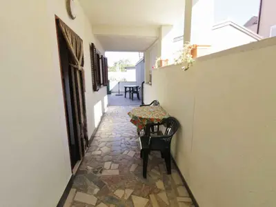 Ferienwohnung für 2 Personen (35 m²) in Zambratija 9/10