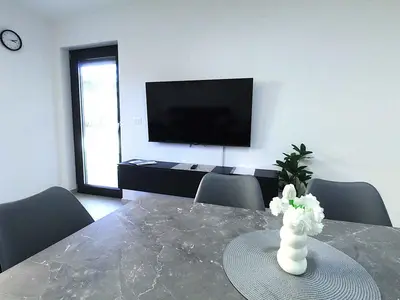 Ferienwohnung für 6 Personen (65 m²) in Zambratija 9/10