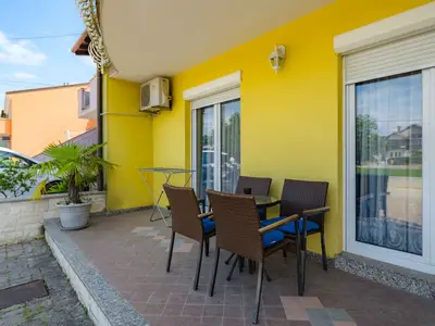 Ferienwohnung für 4 Personen (42 m²) in Zambratija 3/10