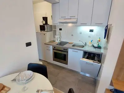 Ferienwohnung für 4 Personen (42 m²) in Zambratija 8/10