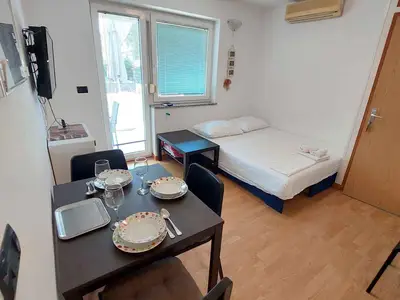 Ferienwohnung für 4 Personen (42 m²) in Zambratija 8/10