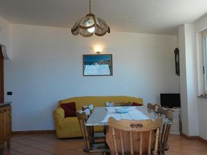 23044737-Ferienwohnung-8-Zambrone-300x225-4