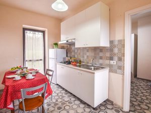 23749631-Ferienwohnung-3-Zambrone-300x225-1