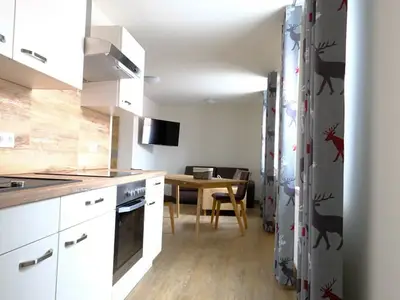 Küchenzeile mit Einbauherd